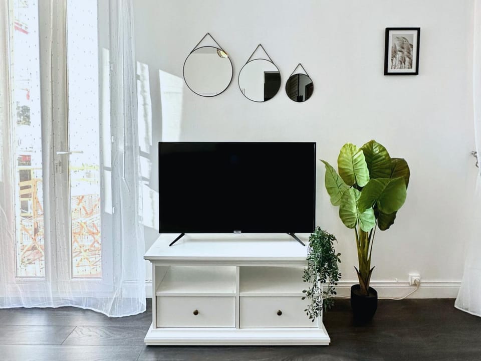 Communal lounge/ TV room, TV and multimedia