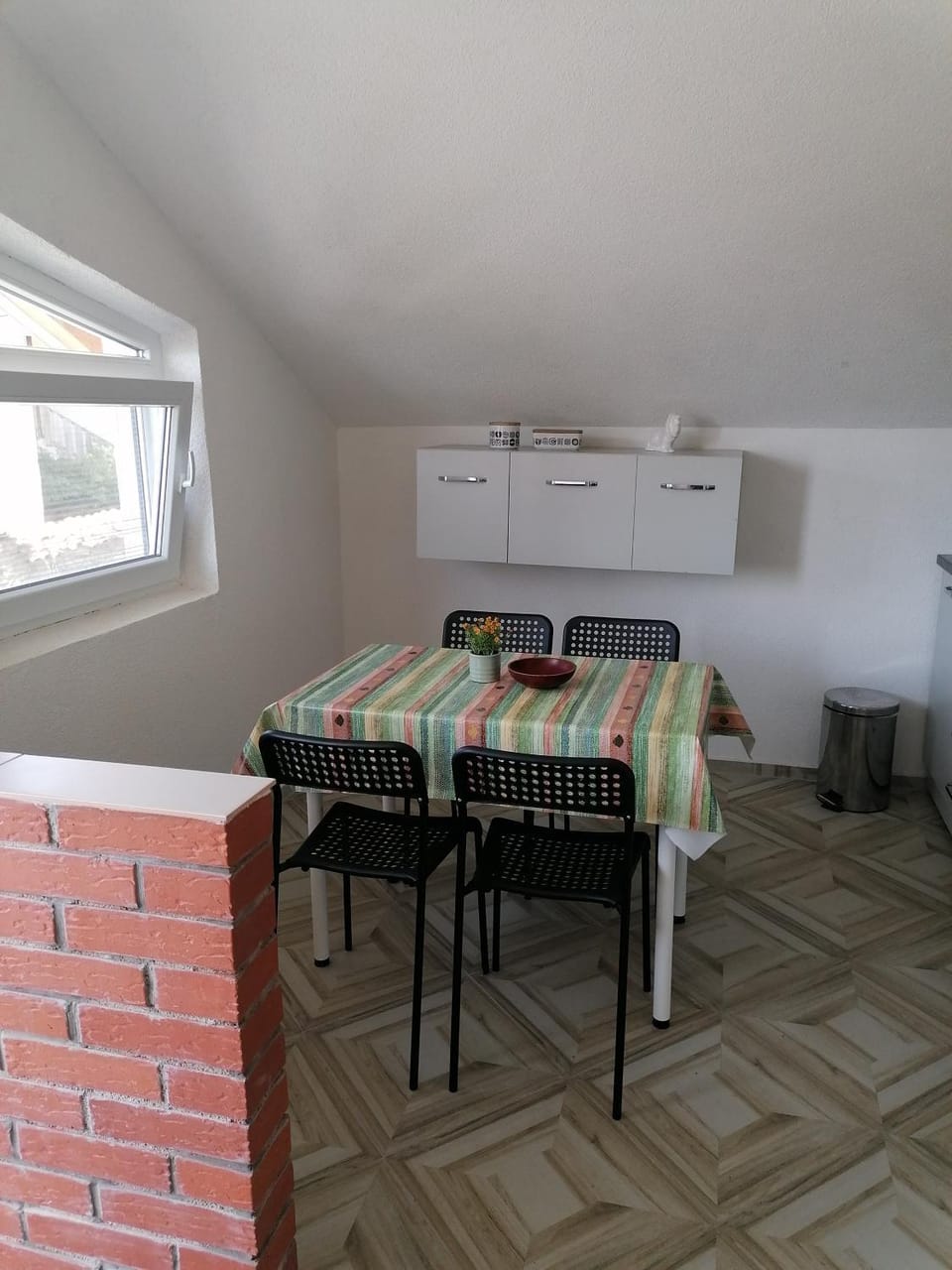 Kitchen or kitchenette, Seating area, Dining area