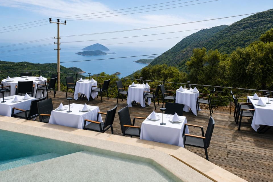 Restaurant/places to eat, Natural landscape, Banquet/Function facilities, Mountain view, Pool view, Sea view