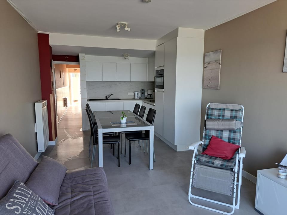 Dining area, kitchen