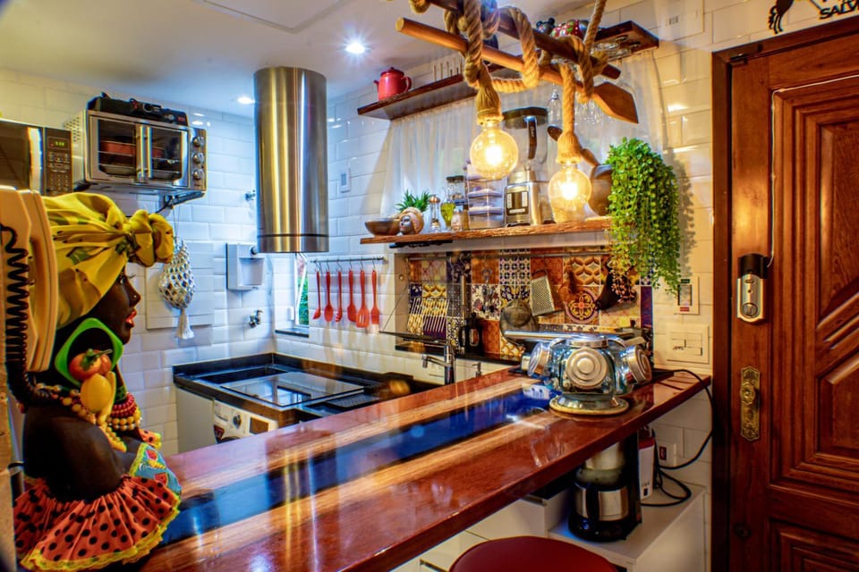 Restaurant/places to eat, Coffee/tea facilities, Decorative detail, Seating area, Dining area, Area and facilities, Meals, Family, laundry, washing machine, kitchen