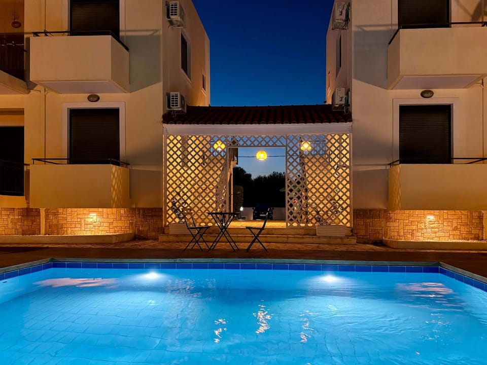 Property building, Swimming pool