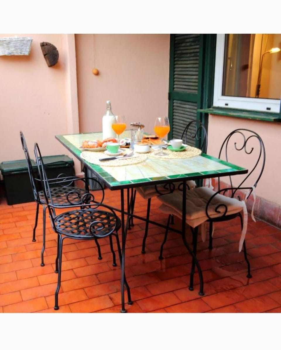 Grottini Charme Penthouse ~ Historic Center Apartment in Rome