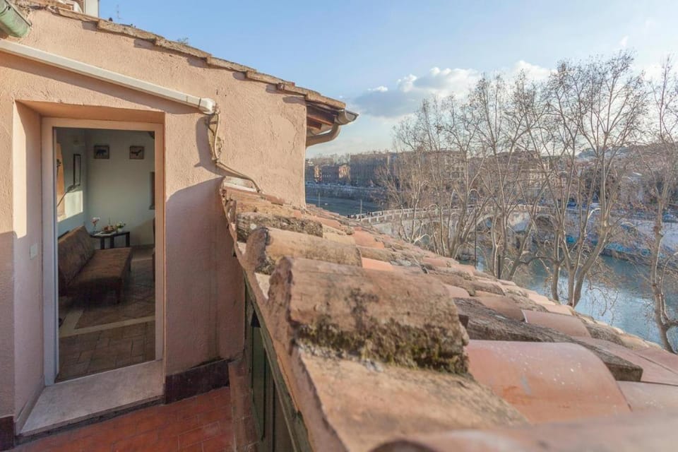 Grottini Charme Penthouse ~ Historic Center Apartment in Rome