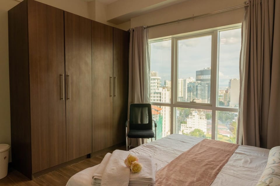 Photo of the whole room, Bedroom