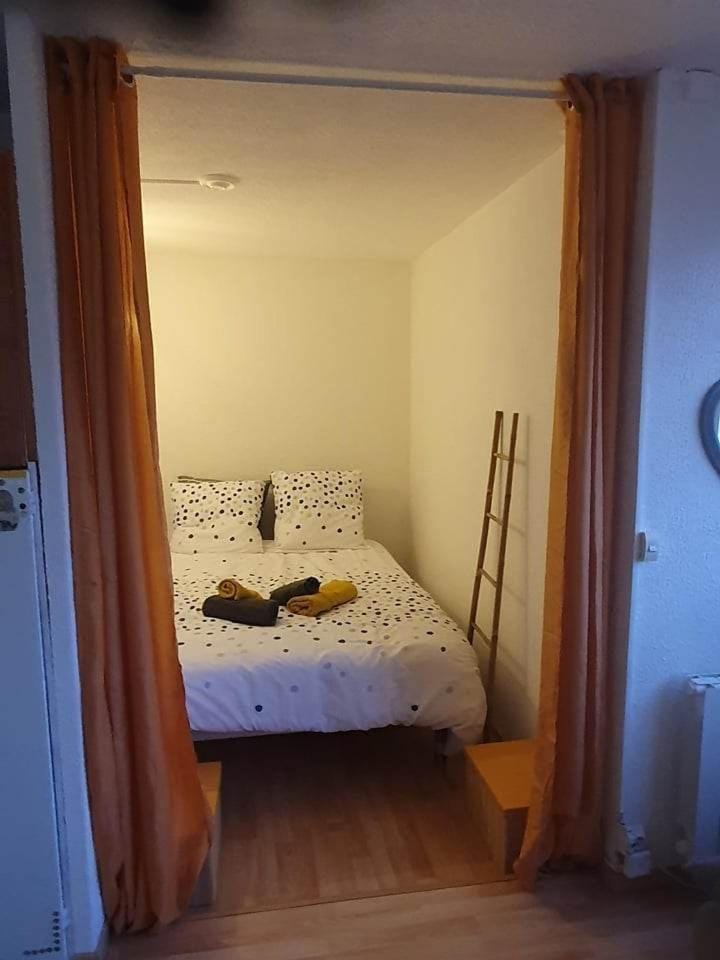 Appartement T2 27m² meublé, vue mer à 50m de la plage Apartment in Narbonne