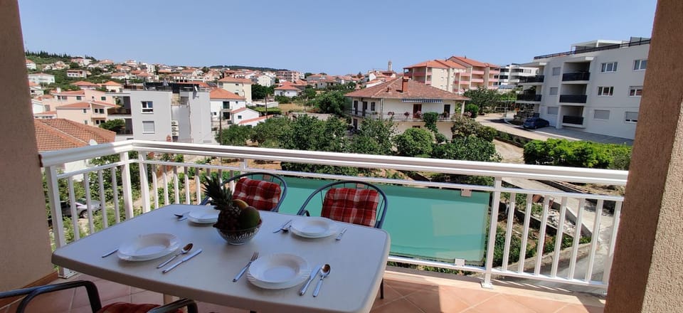 Day, Natural landscape, View (from property/room), Balcony/Terrace, City view