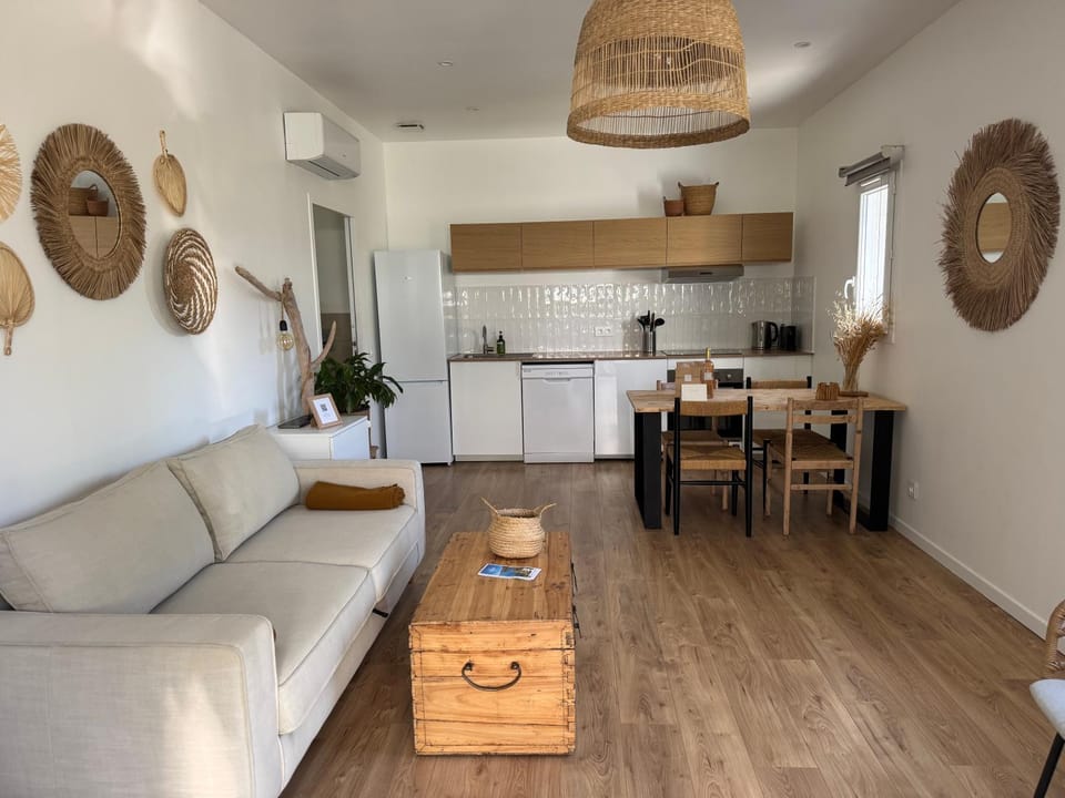 Le Rossignol 2, Aiguebelle plage Le Lavandou Apartment in Le Lavandou