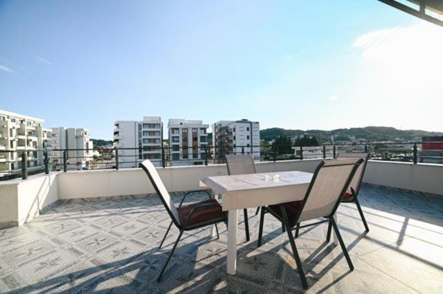 Day, Balcony/Terrace, City view