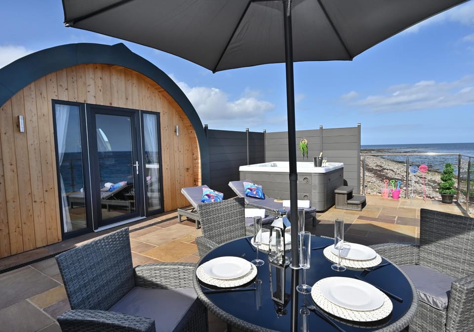 Hot Tub, Balcony/Terrace, Seating area