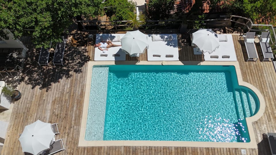 Bird's eye view, Pool view