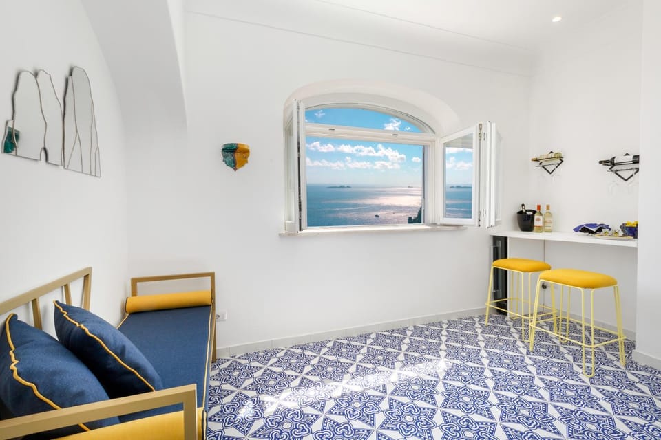 Living room, Sea view