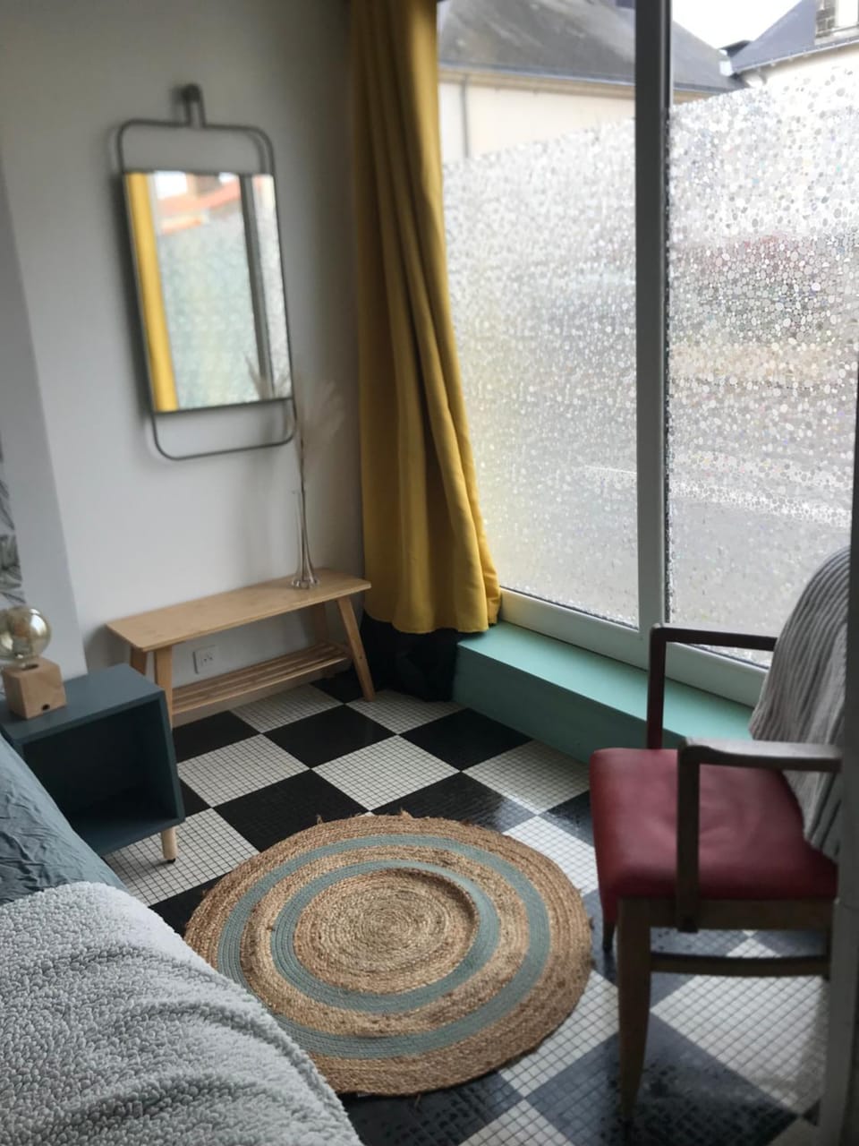 Photo of the whole room, Bedroom