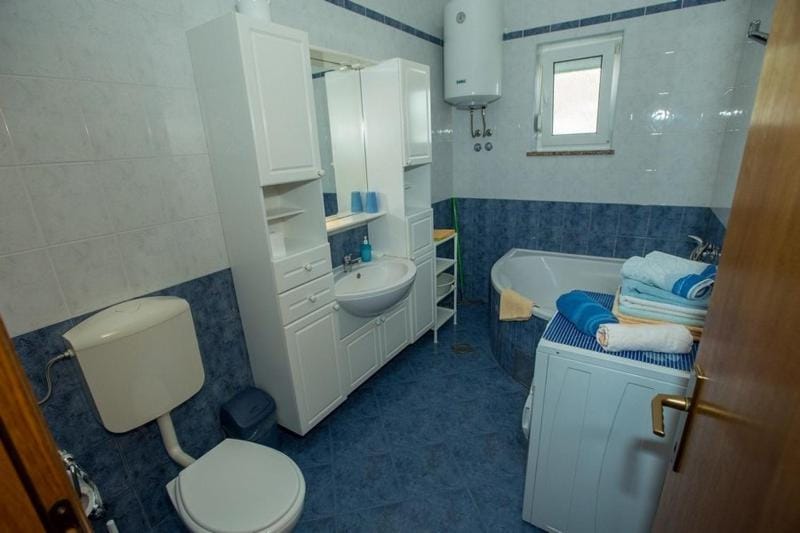 Toilet, Bathroom