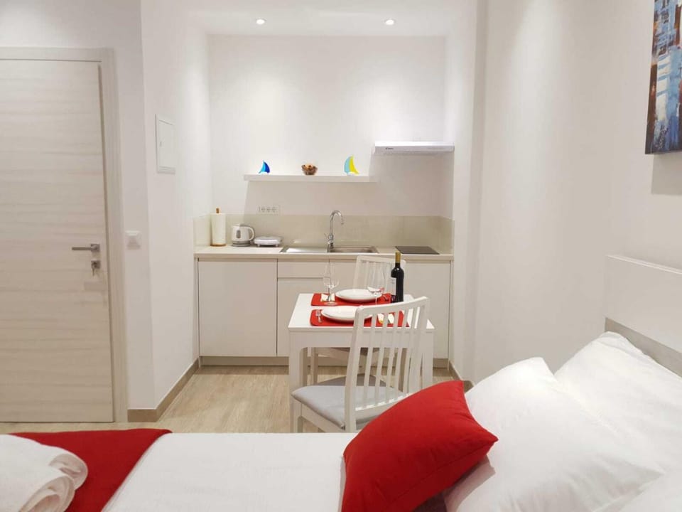 Bed, kitchen
