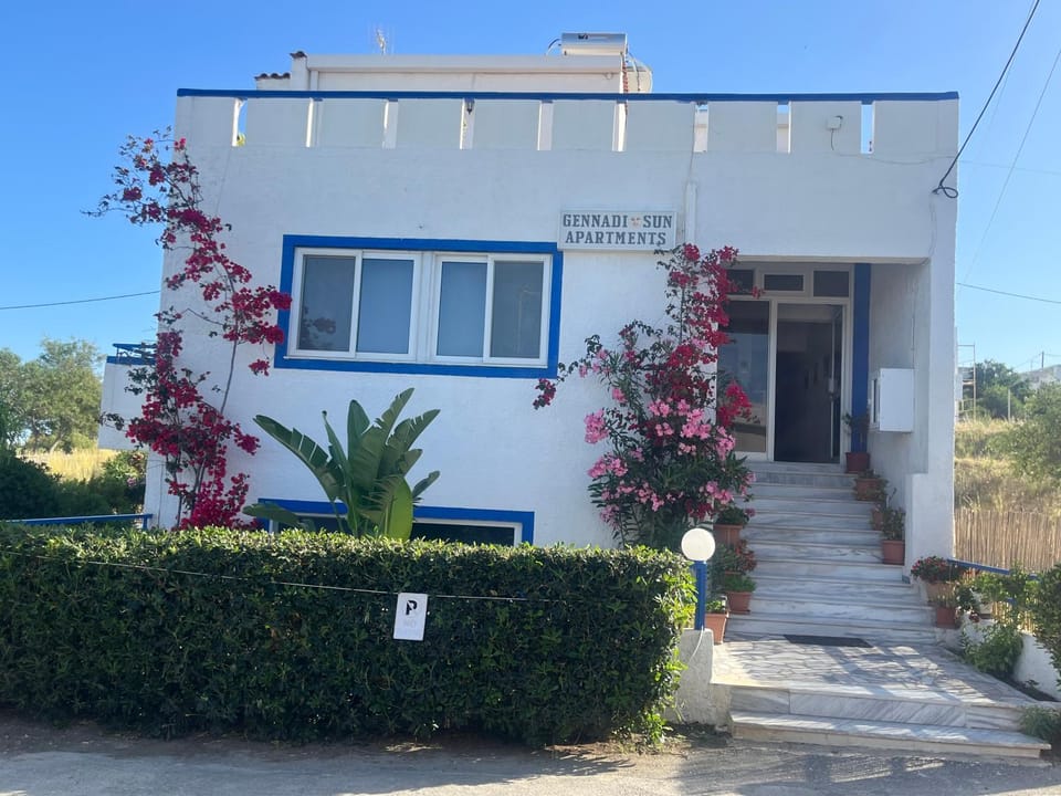 Property building, Facade/entrance, Garden view