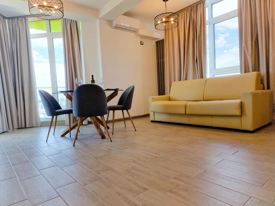 Living room, Seating area, Dining area