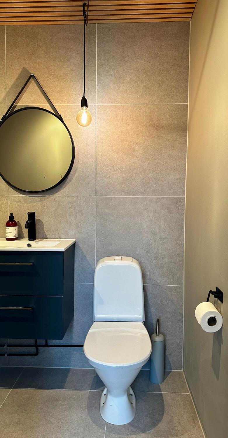 Toilet, Bathroom