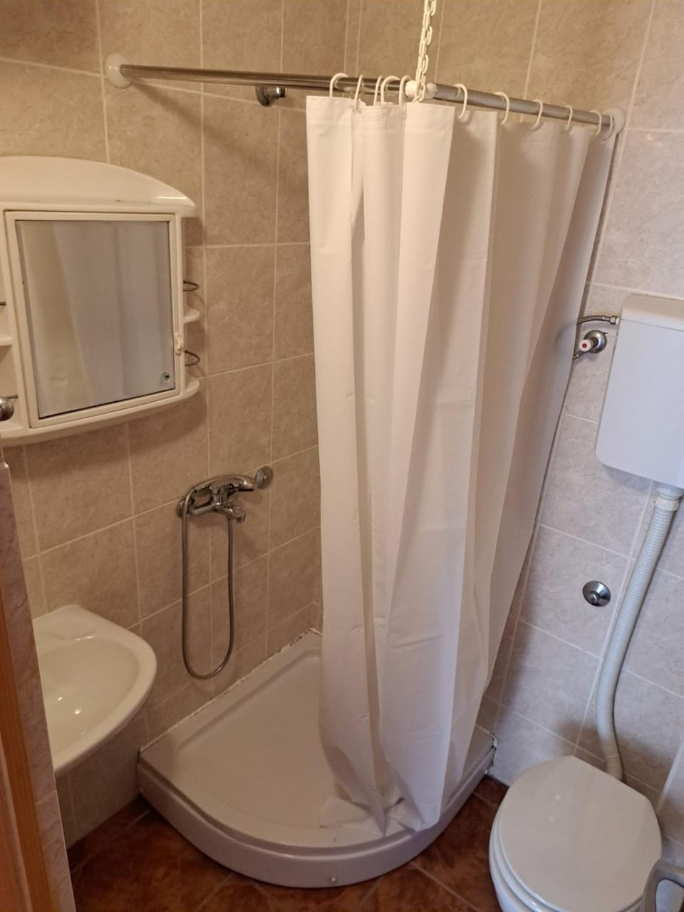 Shower, Toilet