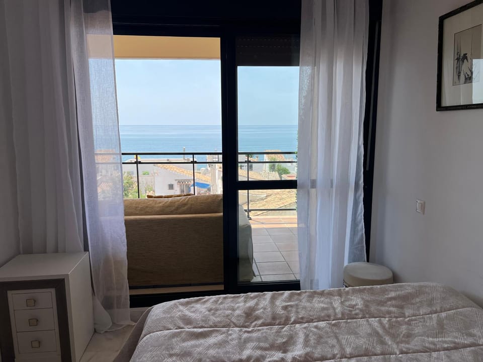 Bed, Bedroom, Sea view