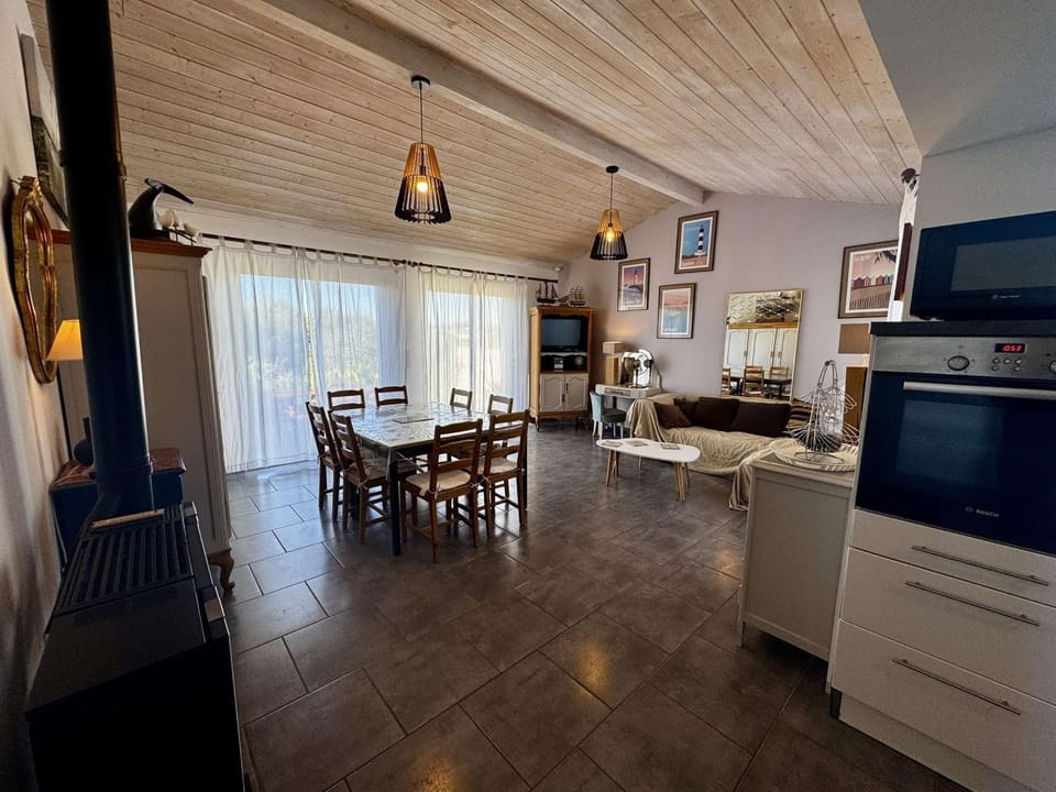 Maison neuve 3 chambres à St-Pierre-d'Oléron, animaux admis, parking, proche plage House in Nouvelle-Aquitaine