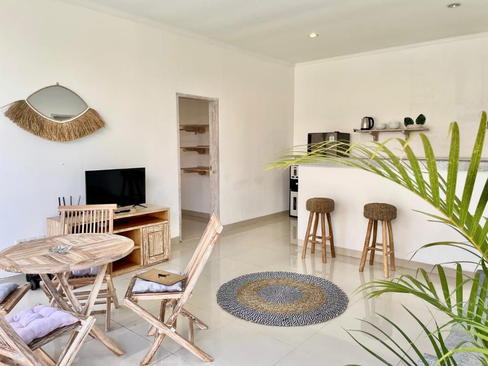 TV and multimedia, Living room, Dining area