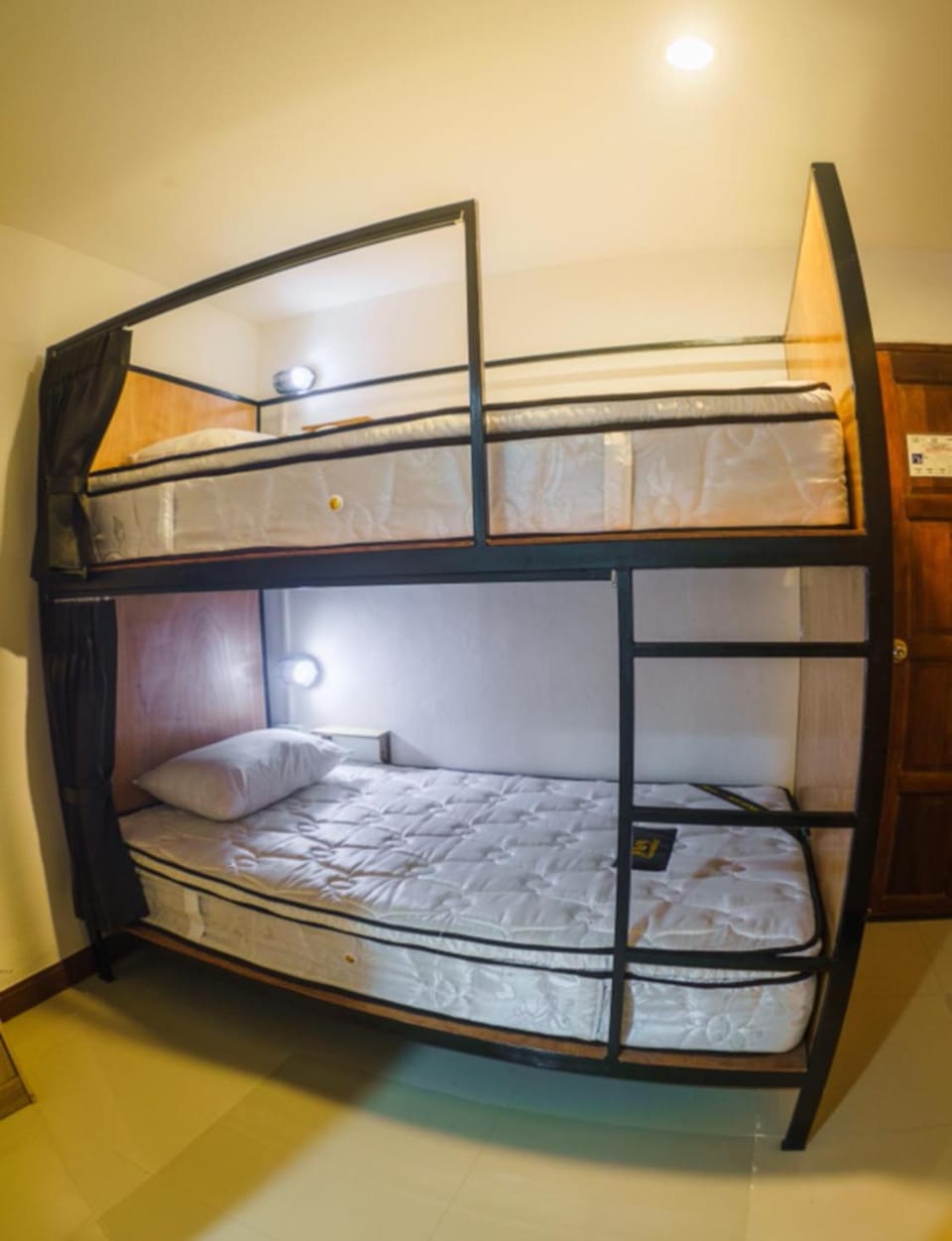 NITRO HOUSE Hostel Bed and Breakfast in Ko Tao