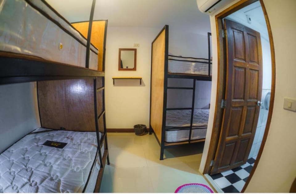 NITRO HOUSE Hostel Bed and Breakfast in Ko Tao