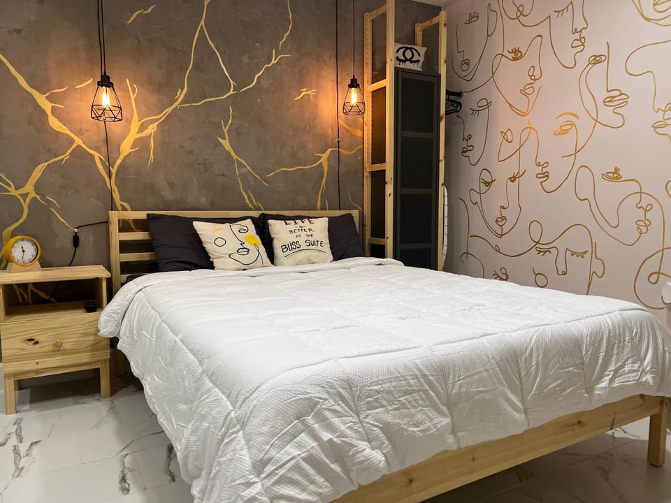 Bed, Photo of the whole room, Bedroom