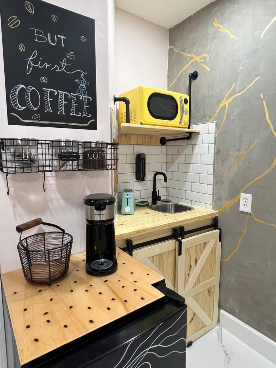 Coffee/tea facilities, Kitchen or kitchenette, minibar, toaster