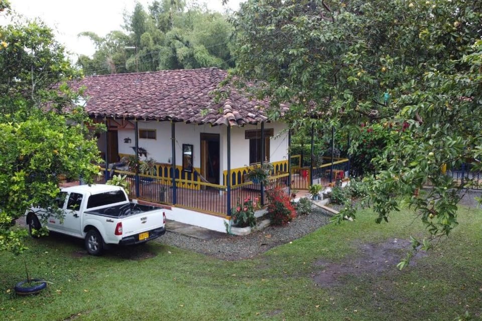 Casa Finca Villa Luz a 800 mts del Parque del Café House in Quindio, Colombia
