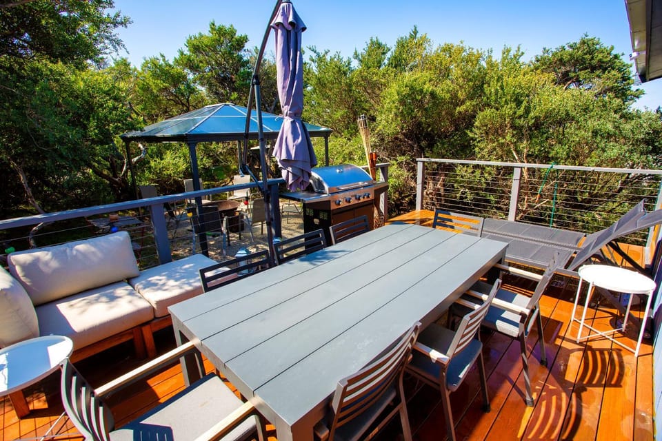 BBQ facilities, Balcony/Terrace, Dining area, sunbed