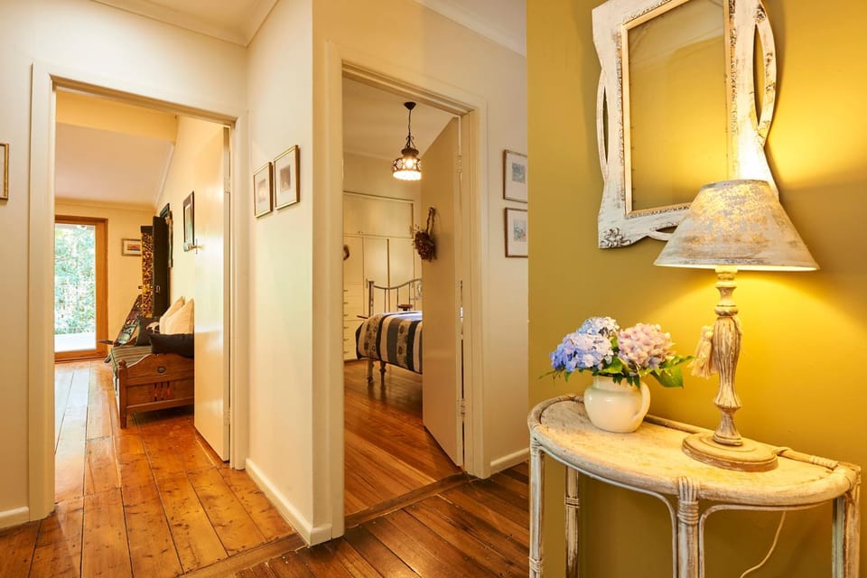Koko Guesthouse - Two bedroom Option Apartment in Mount Dandenong