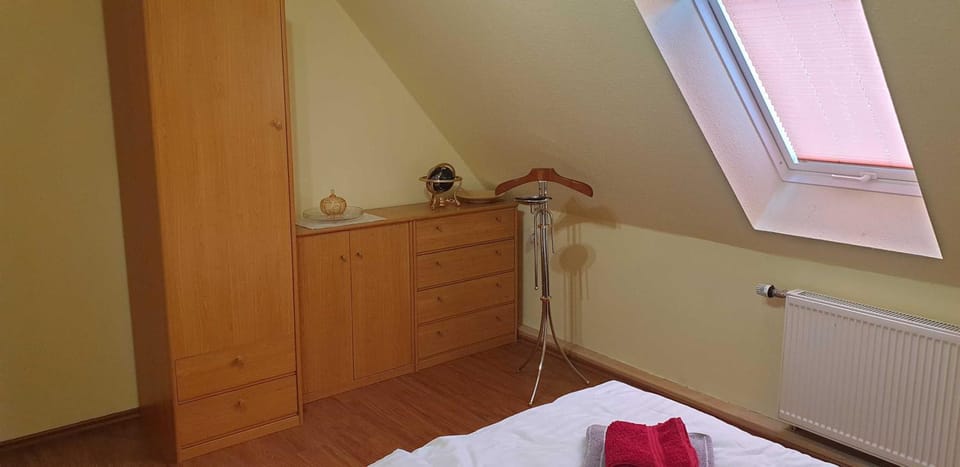 Bed, Bedroom, wardrobe