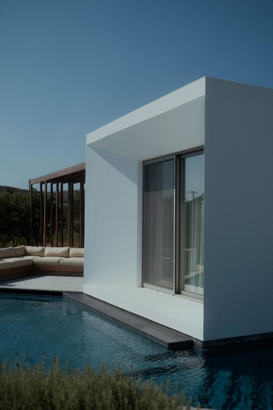 Property building, Day, Pool view, Swimming pool