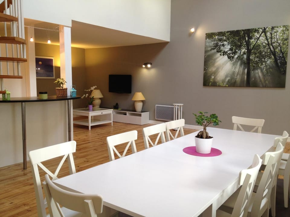 Villa Coloniale de prestige de Nature et Océan à côté des plages avec jacuzzi privatif Villa in Nouvelle-Aquitaine