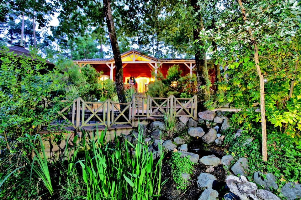 Patio, Facade/entrance, Garden, Balcony/Terrace, Garden view