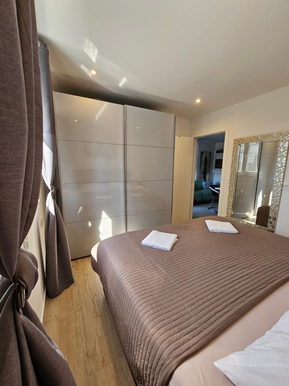 Bedroom, wardrobe