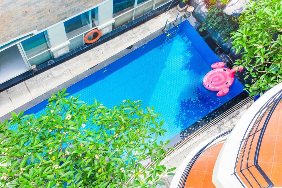 Property building, Swimming pool, Swimming pool