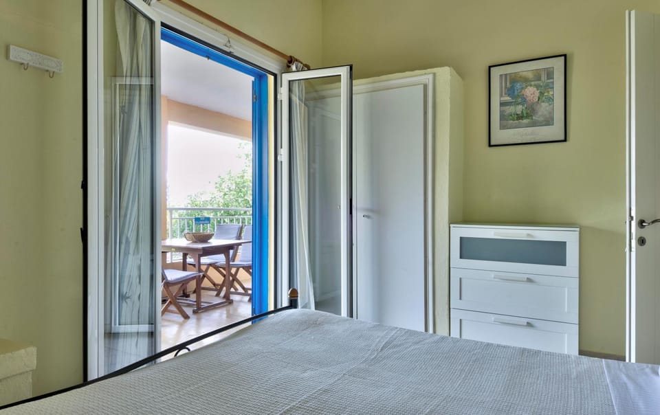 Bed, Balcony/Terrace, Bedroom