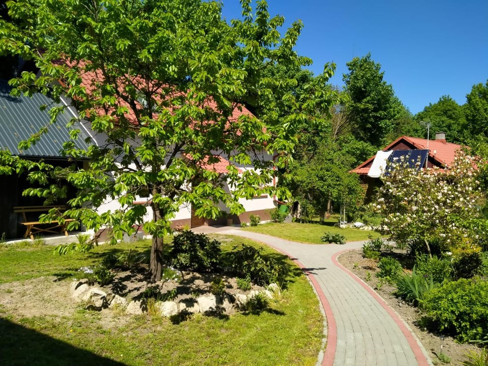 Property building, Spring, Day, Natural landscape, Garden, Garden view