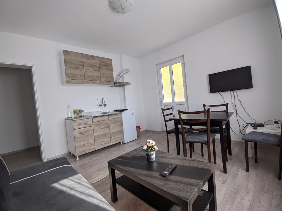 Kitchen or kitchenette, Living room, Dining area