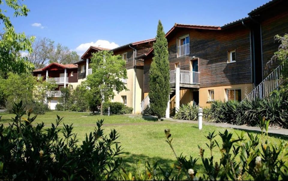 Property building, Garden