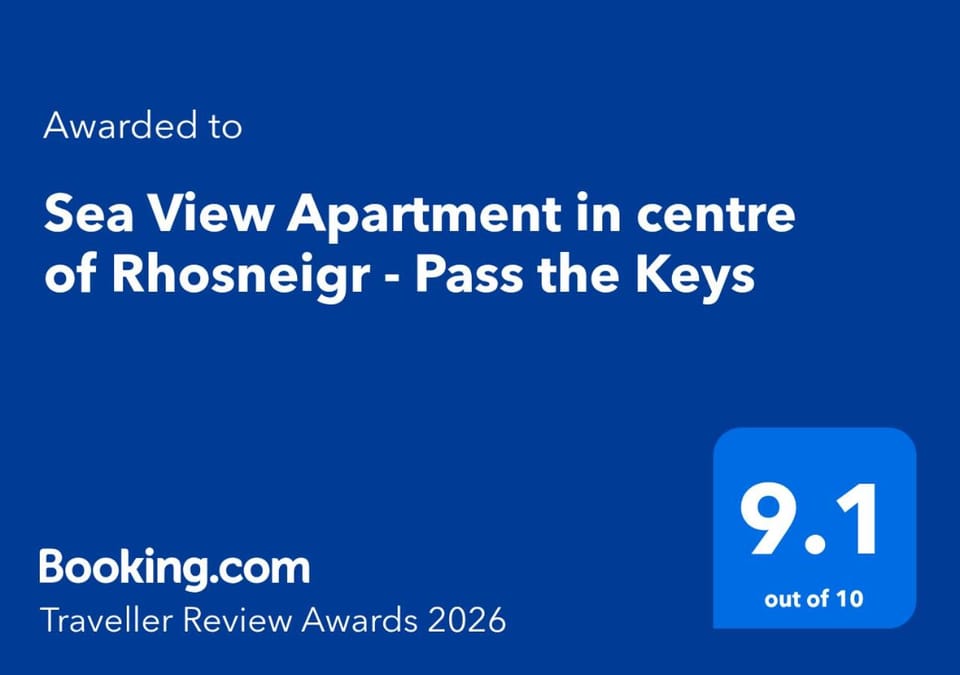 Sea View Apartment in centre of Rhosneigr - Pass the Keys Apartment in Rhosneigr