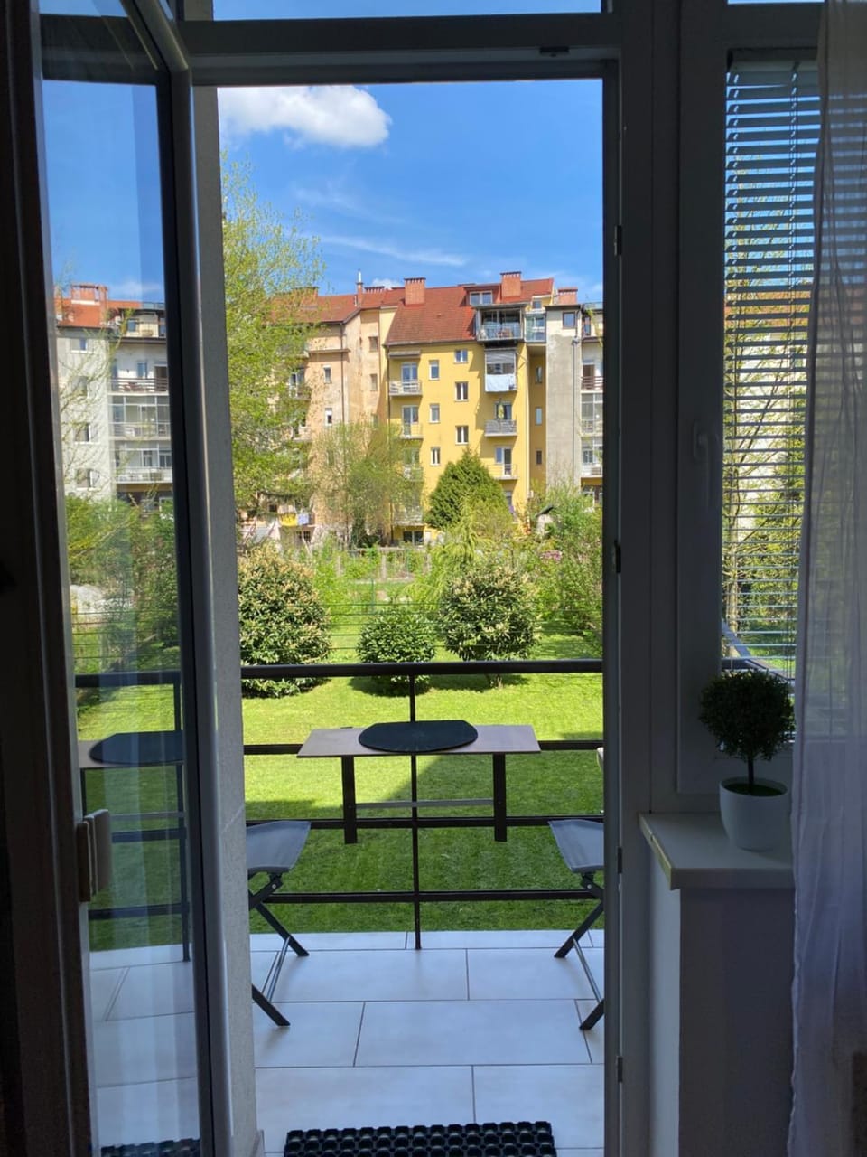Garden, Balcony/Terrace