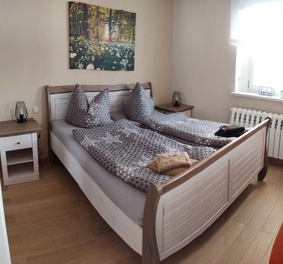 Bed, Photo of the whole room