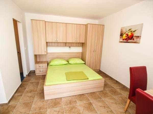 Apartman Nikolić 2 Apartment in Makarska