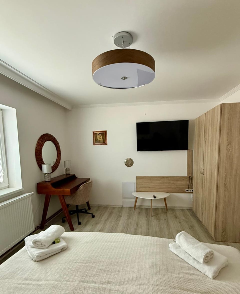 TV and multimedia, Bedroom, towels