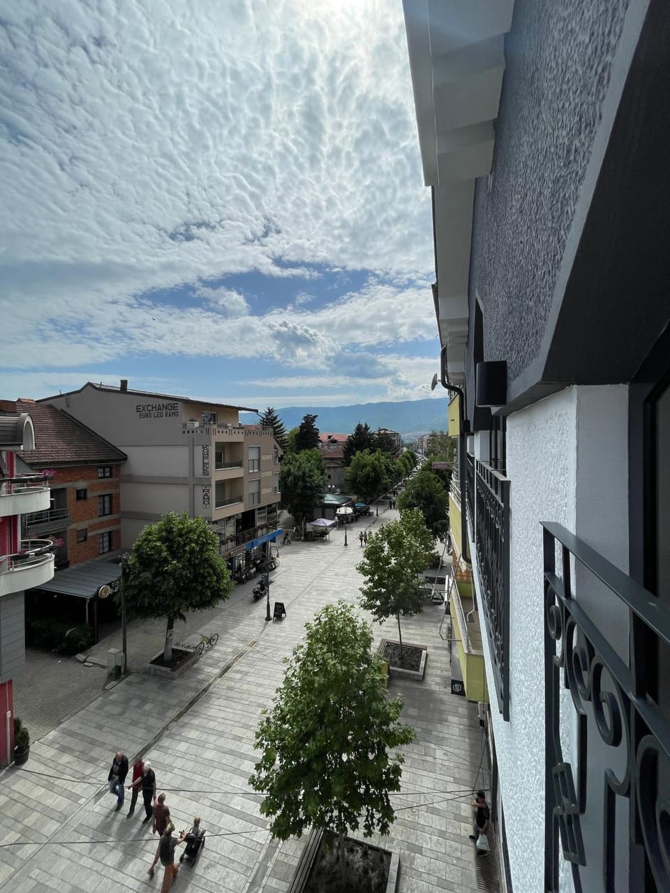 Neighbourhood, Balcony/Terrace, City view, Landmark view, Mountain view, Street view