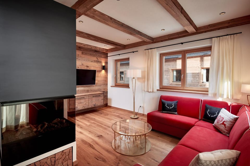 TV and multimedia, Living room, Seating area, Evening entertainment